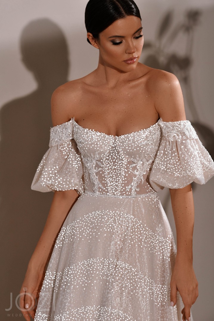 Wedding dress Rihanna